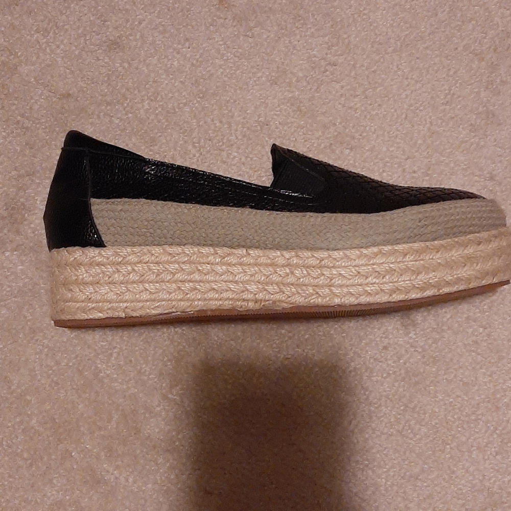 Espadrilles - Picture 2 of 2